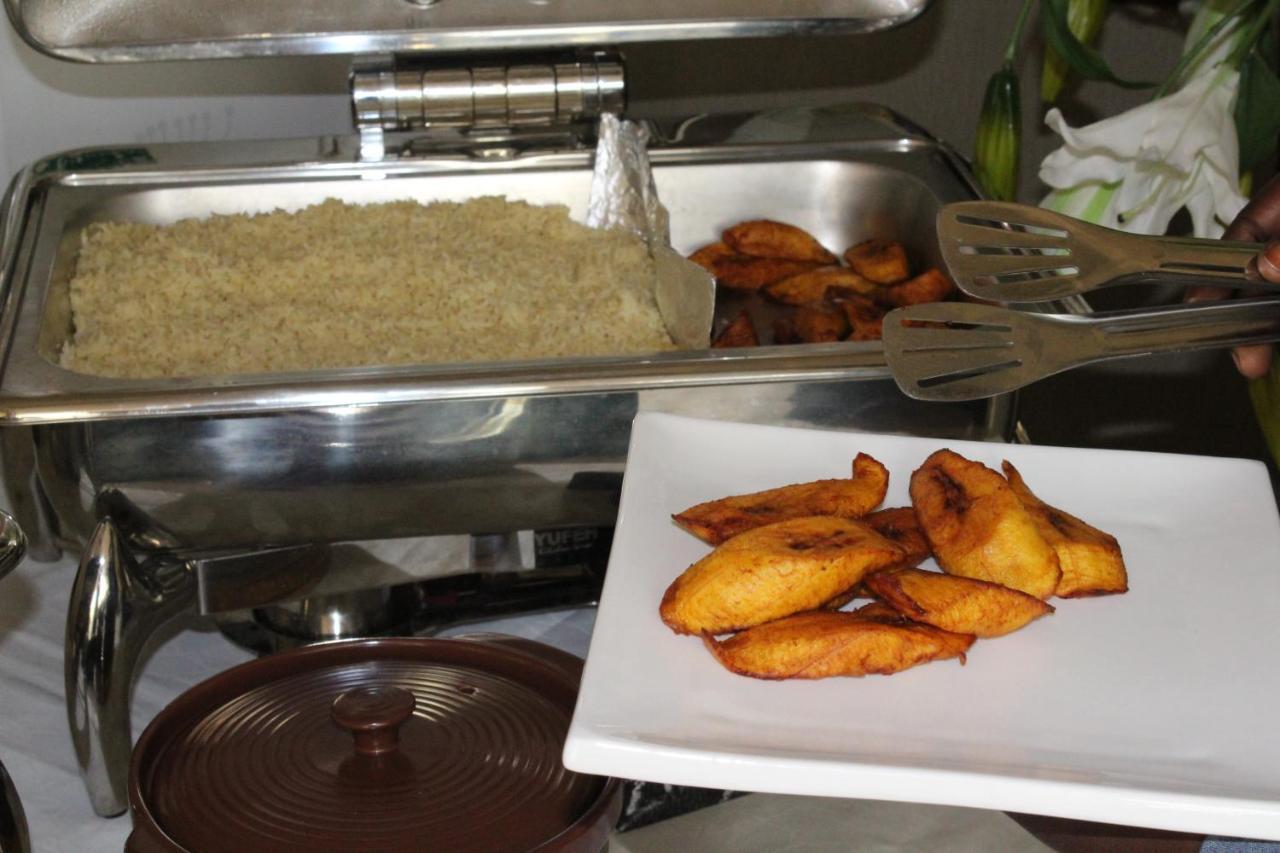 Hotel Amaritsah Brazzaville Ngoại thất bức ảnh