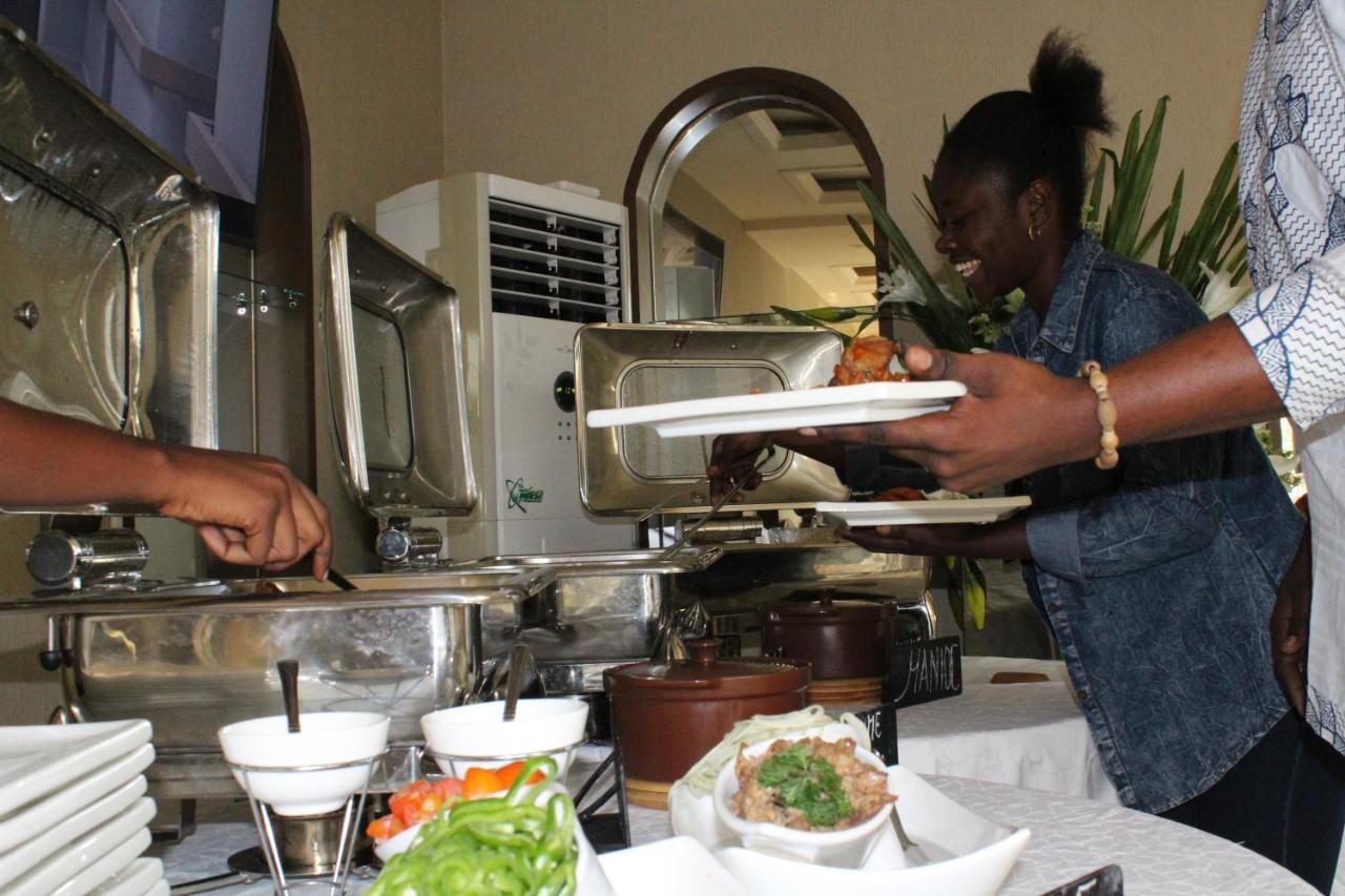 Hotel Amaritsah Brazzaville Ngoại thất bức ảnh